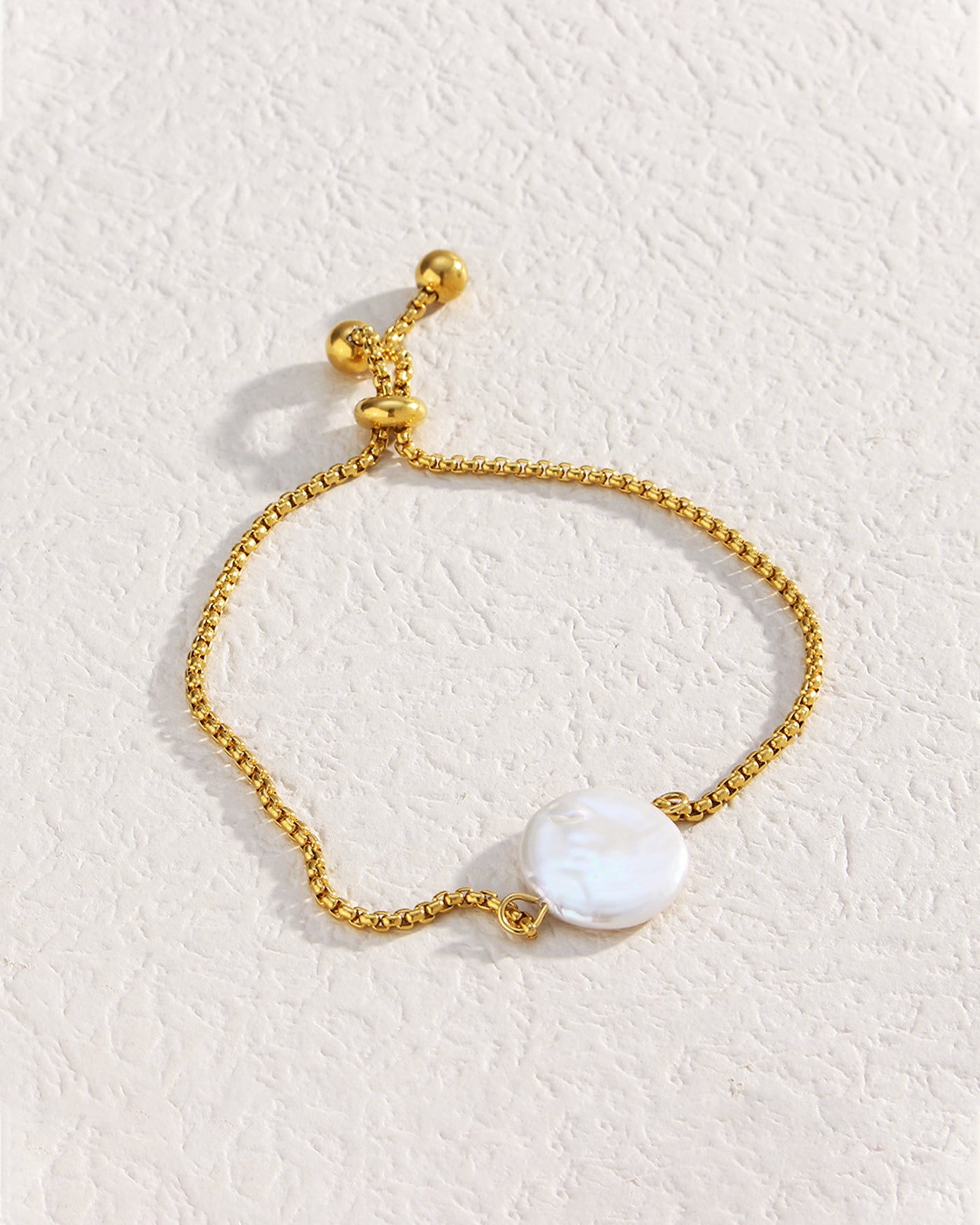 Solo Pearl Wristlet
