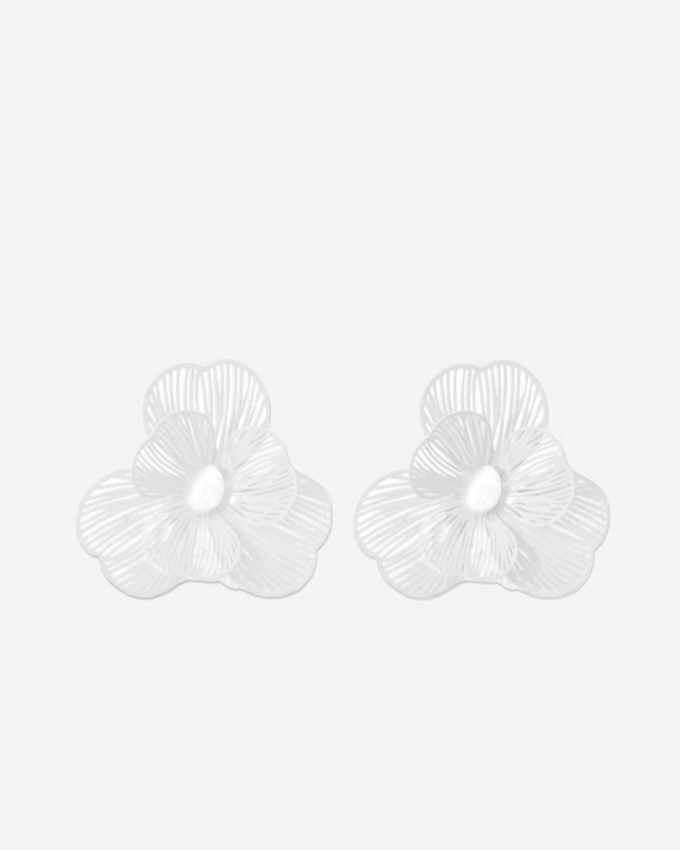 Trim flowers earrings
